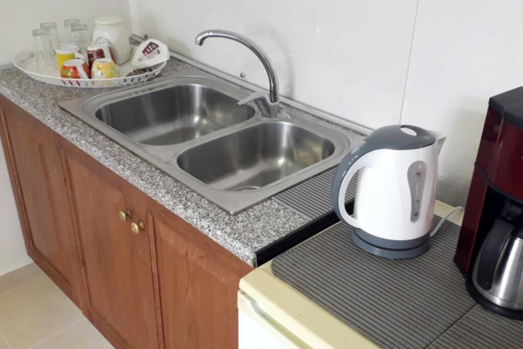 Stylish River Flat, Near The Center And The Beach Apartment Каламата Екстериор снимка